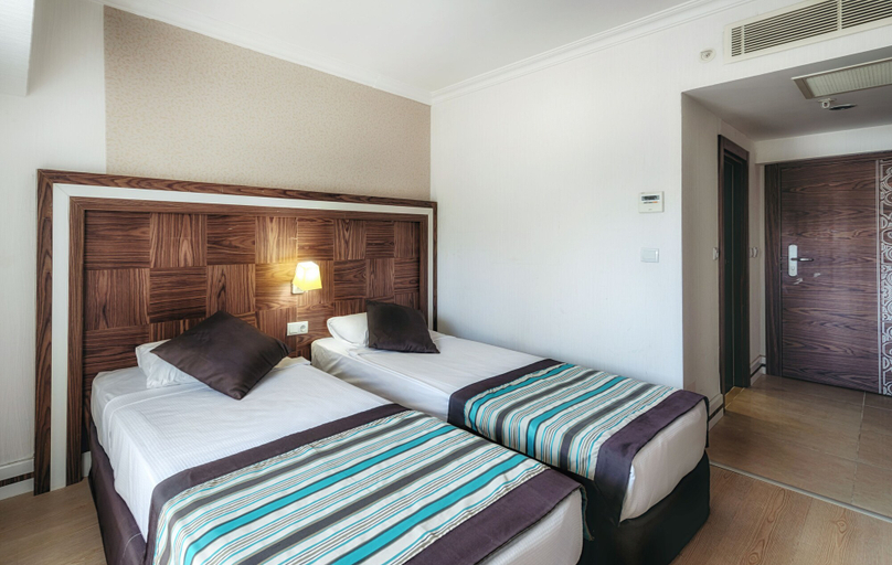 Bedroom 5, Royal Towers Resort, Kemer