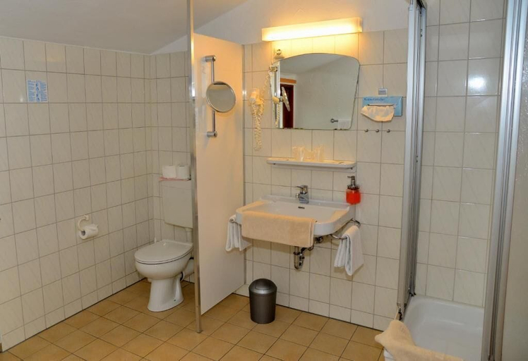 Bathroom 5, Wagners Hotel im Fichtelgebirge, Bayreuth