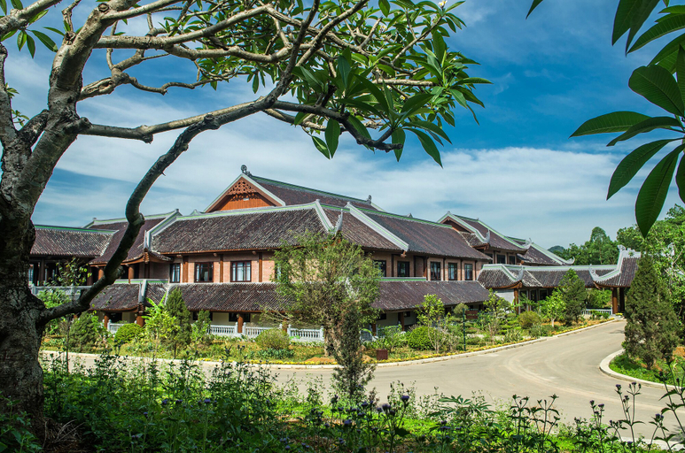 Exterior & Views 1, Bai Dinh Hotel, Gia Viễn