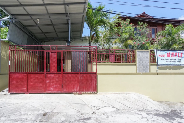 Exterior & Views 2, Rumah Kost MAPLE Winangun, Manado