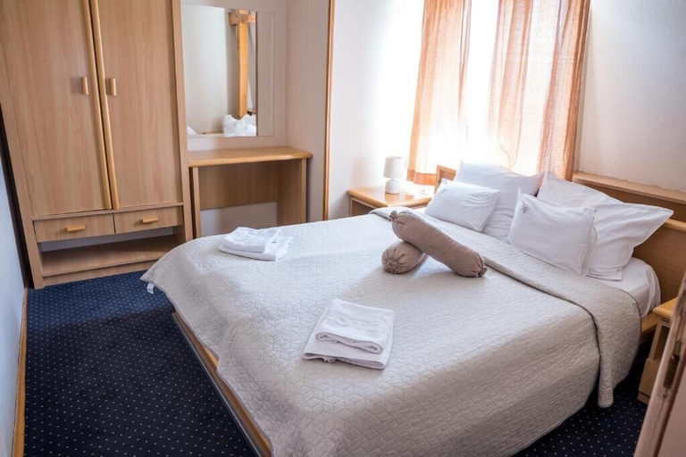Bedroom 4, Garni Hotel Panorama Lux, Niš
