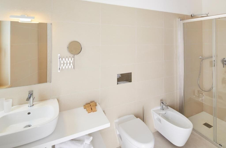 Bathroom 4, Tui Blue Tropea – Baia di Riaci Resort, Vibo Valentia