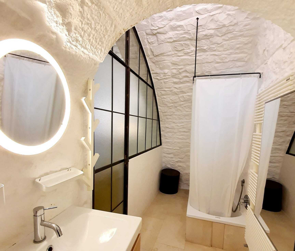 Bathroom 2, Beautiful Garden Apartment in Cisternino, Brindisi