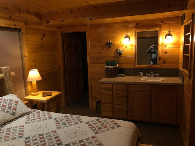 Bedroom 2, Snow Goose Lodge at Gamekeeper's Marsh, Republic