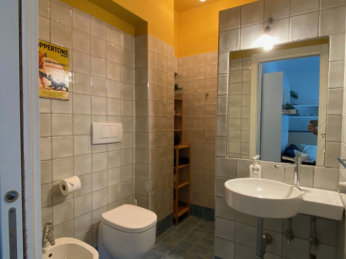 Bathroom 3, Fetta di Limone Apartment with AC and Patio, La Spezia