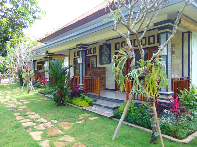 Exterior & Views 2, Arumanis Homestay, Badung