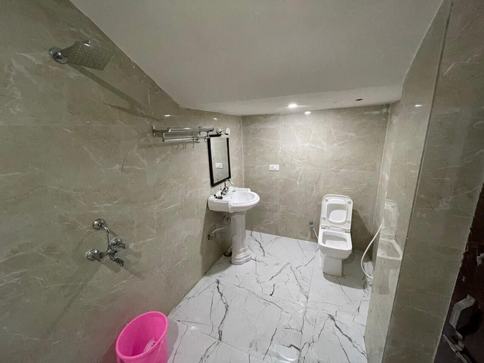 Bathroom 4, Badigarh Palace Resort, Udaipur