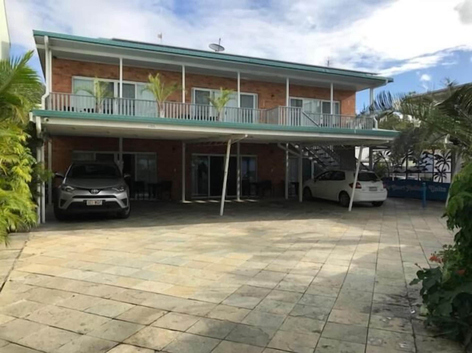 Exterior & Views 2, Airlie Court Units, Whitsunday