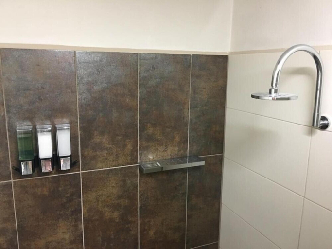 Bathroom 3, Black Forest Motel, Macedon Ranges Bal