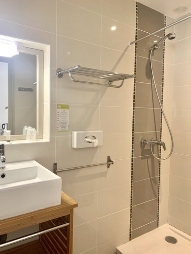 Bathroom 4, Hôtel Saint-Georges, face à la mer, Pyrénées-Orientales