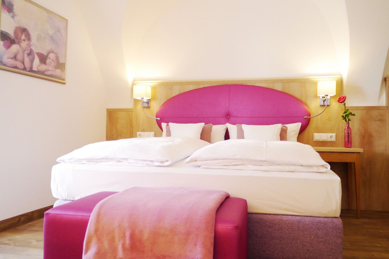 Bedroom 3, Das Brunners Hotel, Weiden in der Oberpfalz