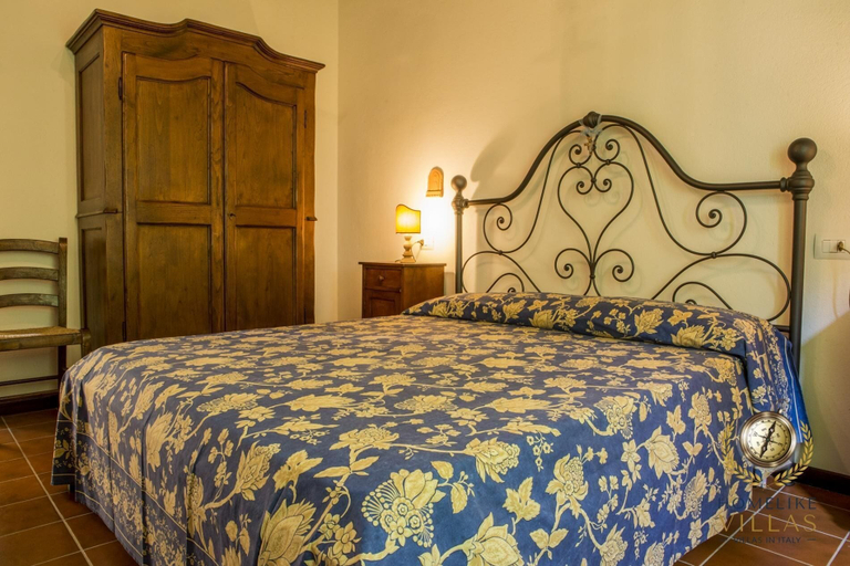 Bedroom 3, Villa Cattaneo, Perugia