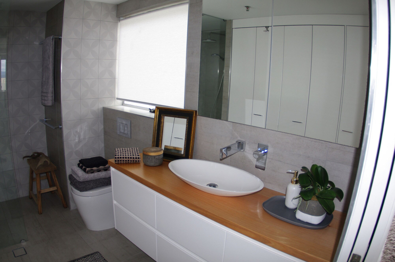 Bathroom 5, Marriner Views, Gold Coast