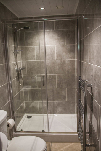 Bathroom 4, The Lion and The Lamb, Cumbria
