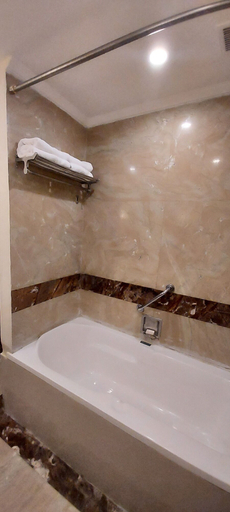 Bathroom 4, Green Castle Mall Road, Dehradun