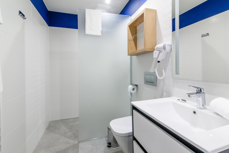 Bathroom 3, Enklawa Mikołajki, Mrągowo