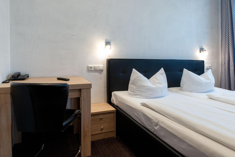 Bedroom 5, Hotel Fischertor, Augsburg