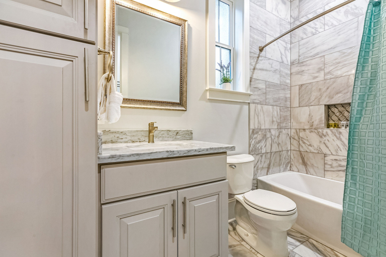 Bathroom 4, 5BR with Pool - Great for Families - Near Everything, Orleans