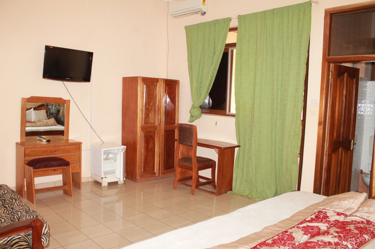 Bedroom 3, Queensland Hotel, Shama Ahanta East