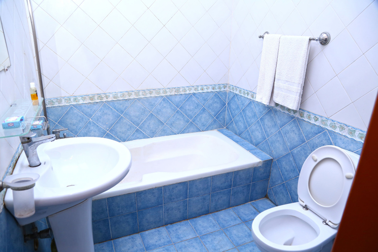 Bathroom 4, Luxury Inn, Karachi