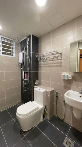 Bathroom 4, D'Putra Suites 418 @ 3-4pax 2BR, Kulaijaya