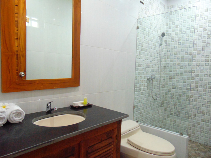 Bathroom 4, Arumanis Homestay, Badung