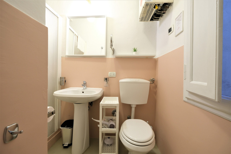 Bathroom 4, Wine Apartments Florence Dolcetto, Florence