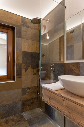 Bathroom 2, Casa Savio, Verona
