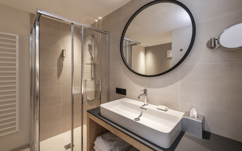 Bathroom 3, Stoa - Elegant & Romantic Guest House (Adults Only), Bolzano