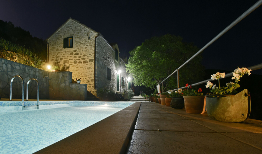 Sport & Beauty 5, Villa Dol, Postira