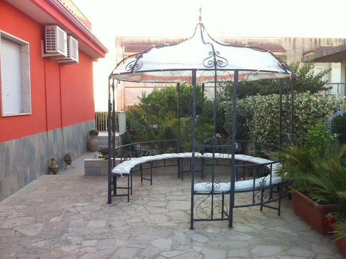 Others 3, Villa Choco, Ragusa