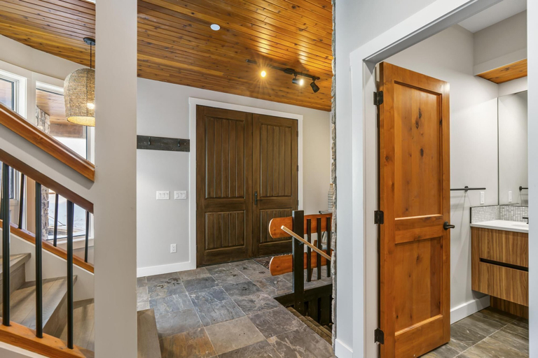Others 5, Chalet Monashee-brand New High End W/amazing Views, Kootenay Boundary
