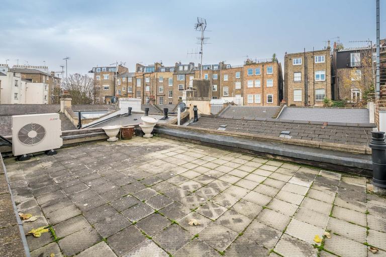 Exterior & Views 2, JOIVY Elegant house with rooftop terrace, London