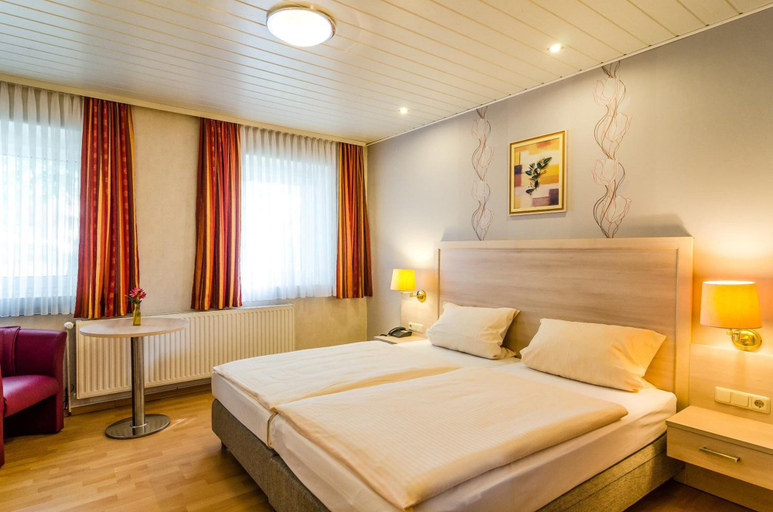 Bedroom 2, Hotel Harßhof, Salzgitter