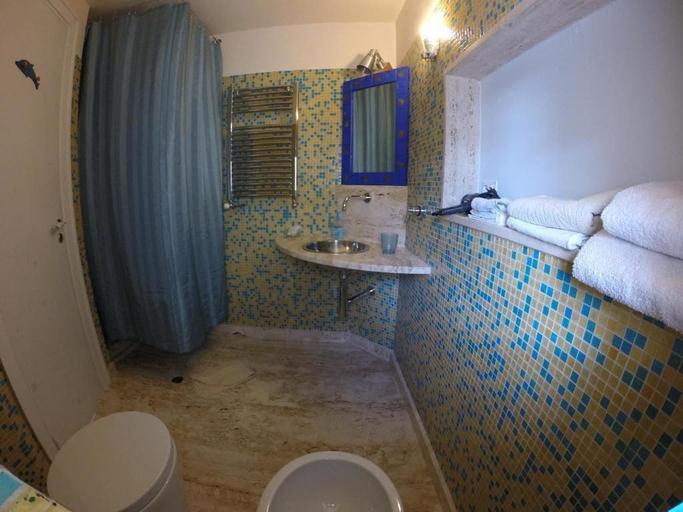 Bathroom 3, I Campanili, Agrigento