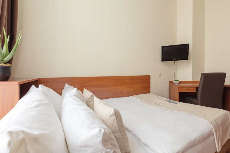 Bedroom 3, Hotel Hamburg, Hamburg