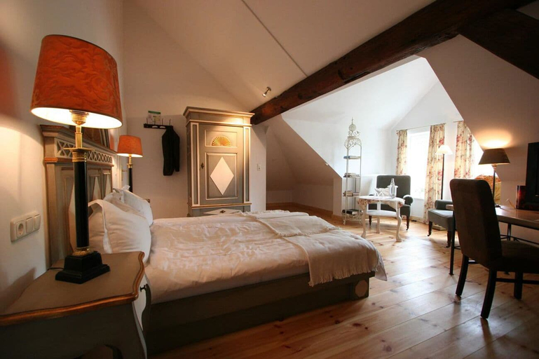 Bedroom 4, Hotel Hochzeitshaus, Aurich