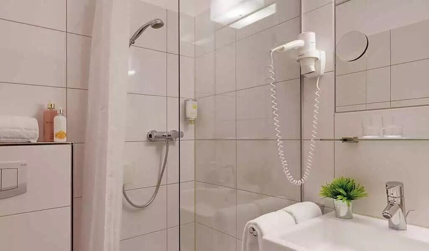Bathroom, Hotel am Kupferhammer, Tübingen