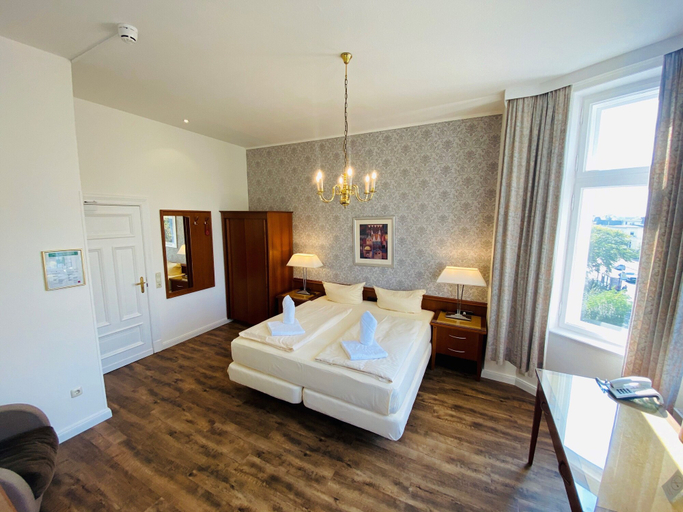 Bedroom 4, Hotel Kaiserhof DELUXE, Lübeck