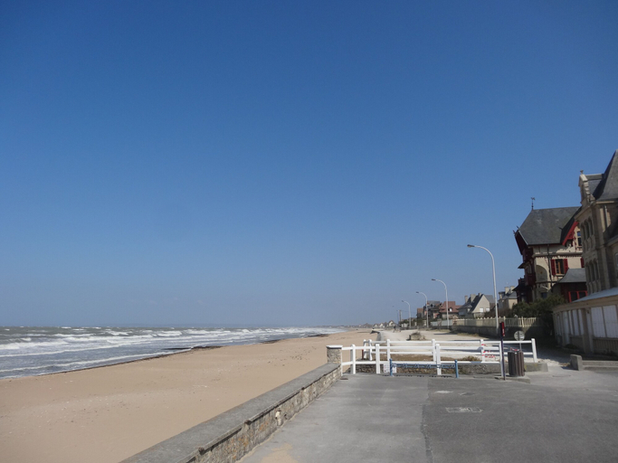 Others 5, Hôtel de Lion sur Mer, Calvados