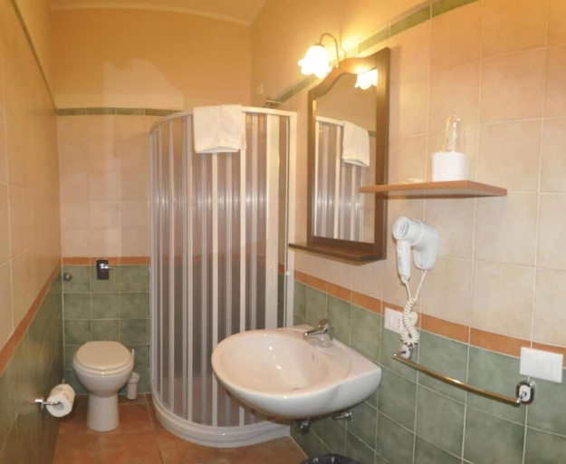Bathroom, La Caribena, Trapani