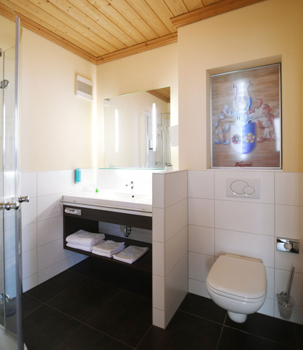 Bathroom 5, Hotel Wiesend, Tirschenreuth