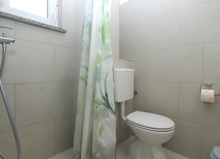 Bathroom 3, Apartment 1774, Medulin