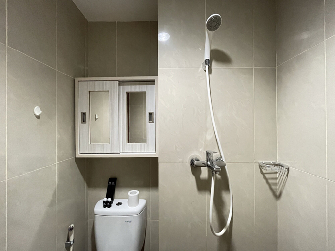 Bathroom 5, Cozy Studio Apartment at Taman Melati Jatinangor by Travelio, Sumedang