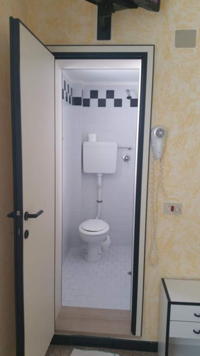 Bathroom 3, Hotel Oria Rivabella, Rimini