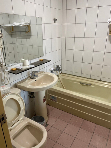 Bathroom 3, Daydaymeworld, Yulin