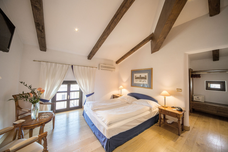 Bedroom 2, Sunstar Hotel Piemont, Asti