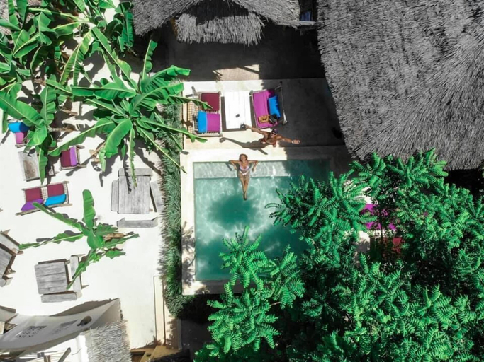 Others 5, Zanzistar Lodge, Kusini
