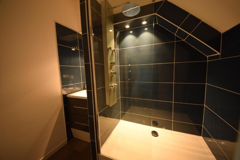 Bathroom 5, Chambre d'Hotes Lorengrain, Aisne