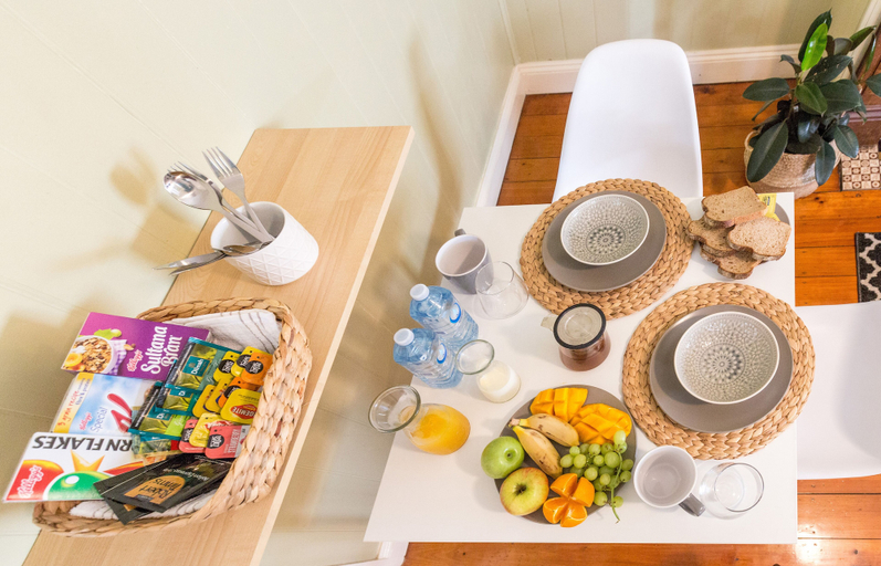Food & Drinks, 99 Kirkland Bed & Breakfast, Coorparoo